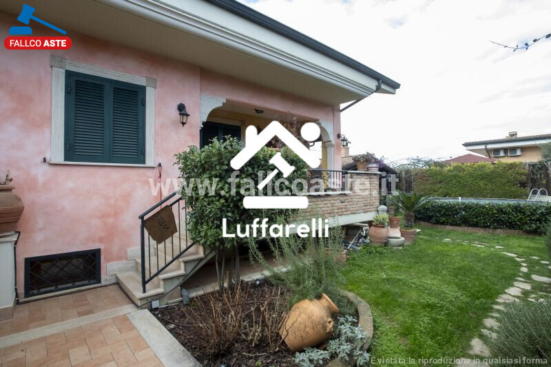 Immagine di CASA / VILLA VIA VICOVARO – GUIDONIA MONTECELIO