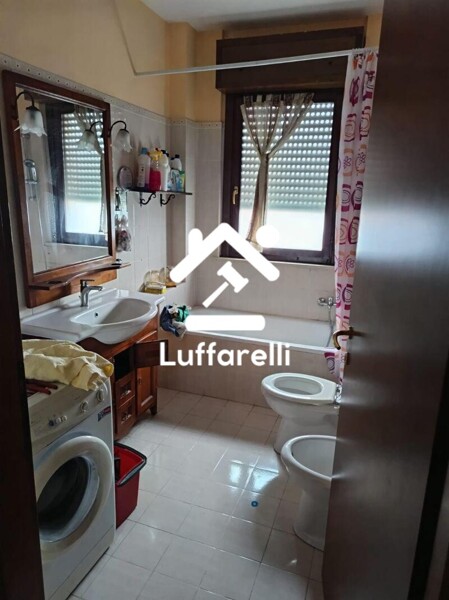 APPARTAMENTO VIALE DELLE ARTI - ROMA — foto 9