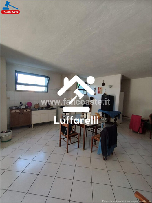 Immagine di LOCALE COMMERCIALE VIA SIMERI CRICHI – ROMA