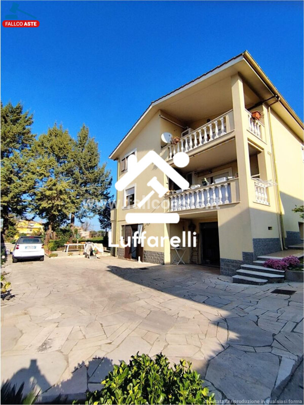 Immagine di LOCALE COMMERCIALE VIA SIMERI CRICHI – ROMA