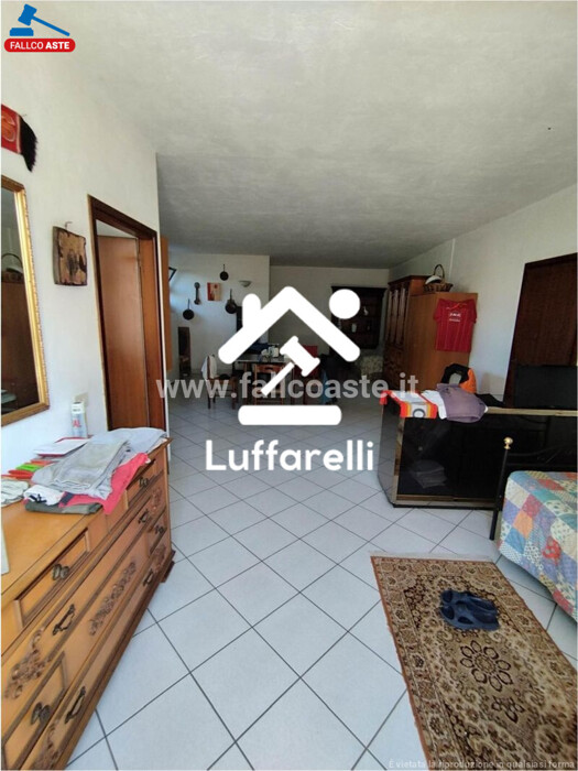 Immagine di LOCALE COMMERCIALE VIA SIMERI CRICHI – ROMA