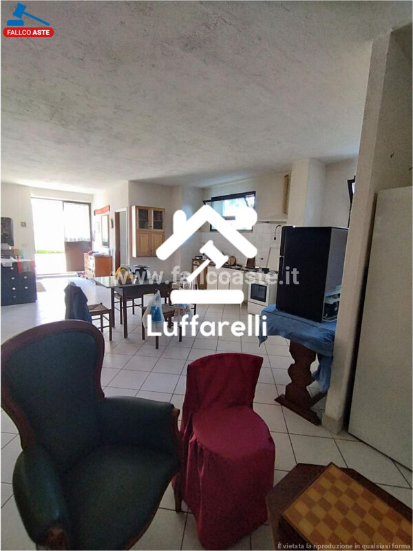 Immagine di LOCALE COMMERCIALE VIA SIMERI CRICHI – ROMA