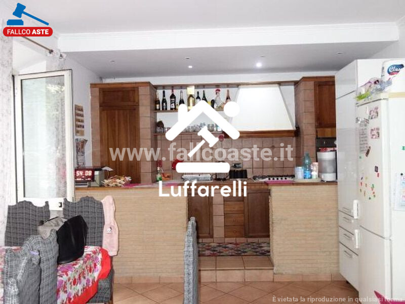 Immagine di DEPOSITO / MAGAZZINO VIA TORTORICI – ROMA