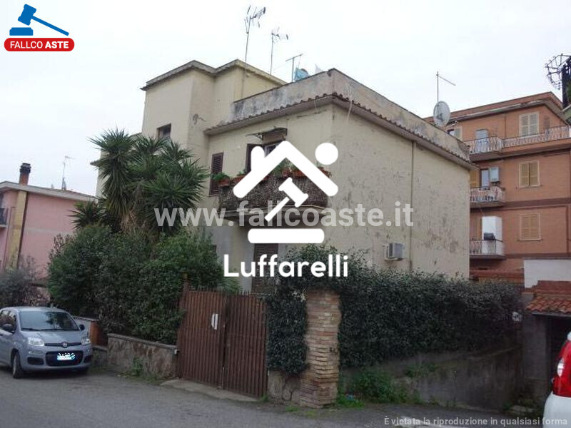 Immagine di DEPOSITO / MAGAZZINO VIA TORTORICI – ROMA