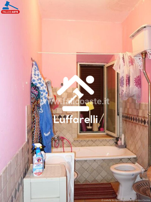 Immagine di DEPOSITO / MAGAZZINO VIA TORTORICI – ROMA