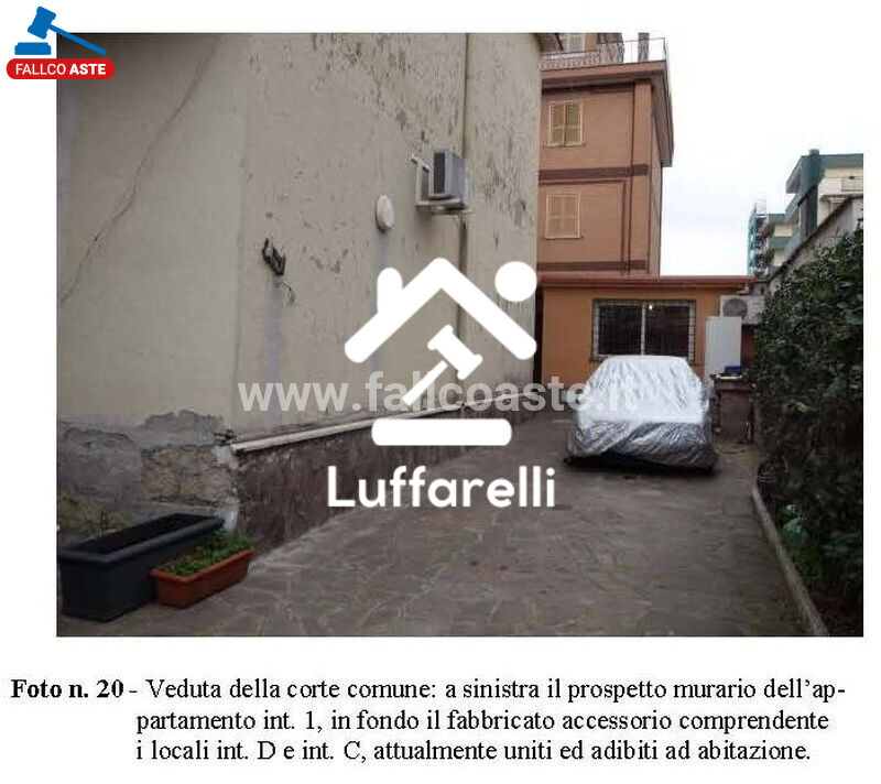 Immagine di DEPOSITO / MAGAZZINO VIA TORTORICI – ROMA