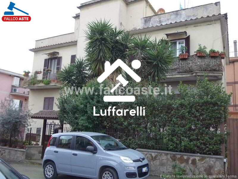 Immagine di DEPOSITO / MAGAZZINO VIA TORTORICI – ROMA