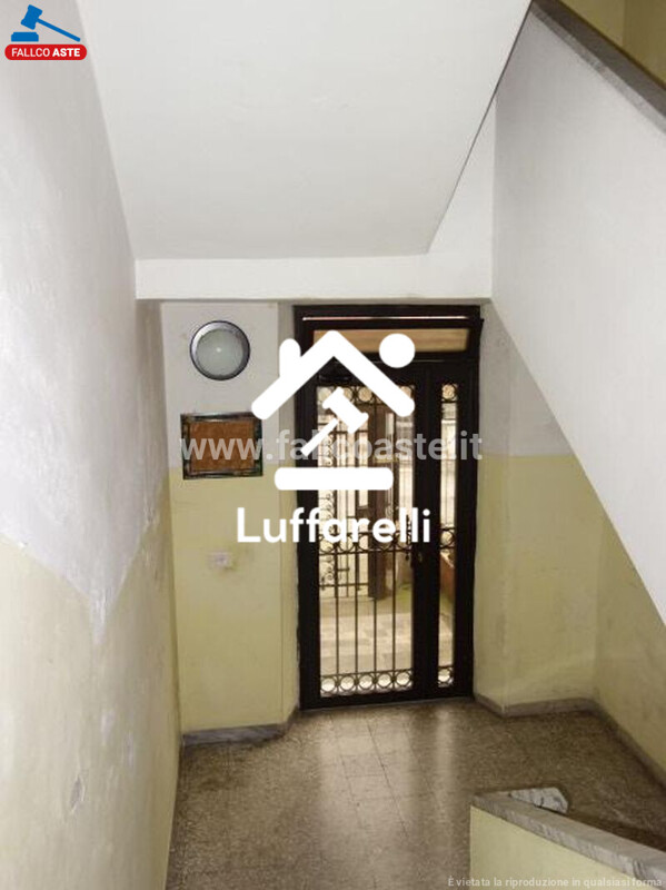 Immagine di DEPOSITO / MAGAZZINO VIA TORTORICI – ROMA