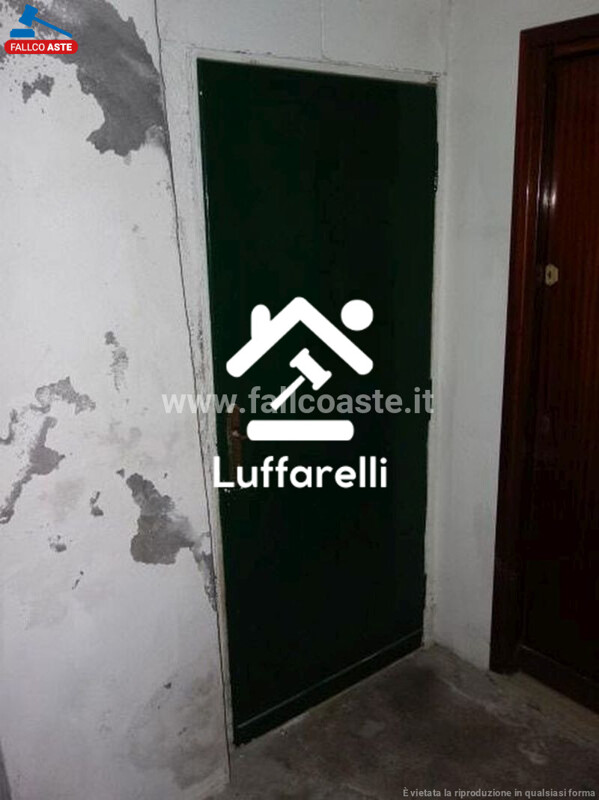 Immagine di DEPOSITO / MAGAZZINO VIA TORTORICI – ROMA