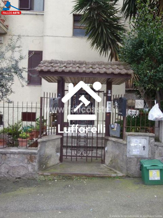 Immagine di DEPOSITO / MAGAZZINO VIA TORTORICI – ROMA