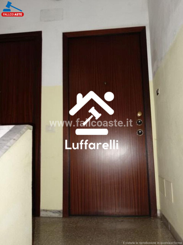 Immagine di DEPOSITO / MAGAZZINO VIA TORTORICI – ROMA