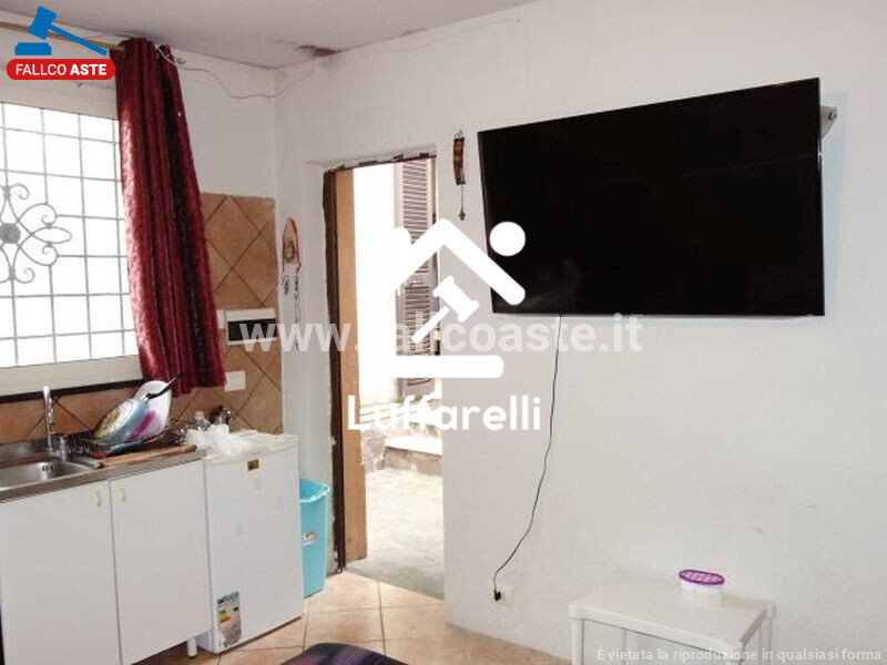 Immagine di DEPOSITO / MAGAZZINO VIA TORTORICI – ROMA