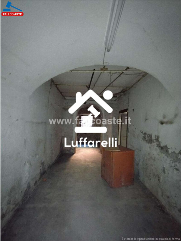 Immagine di DEPOSITO / MAGAZZINO VIA DEL CIPRESSO – ROMA