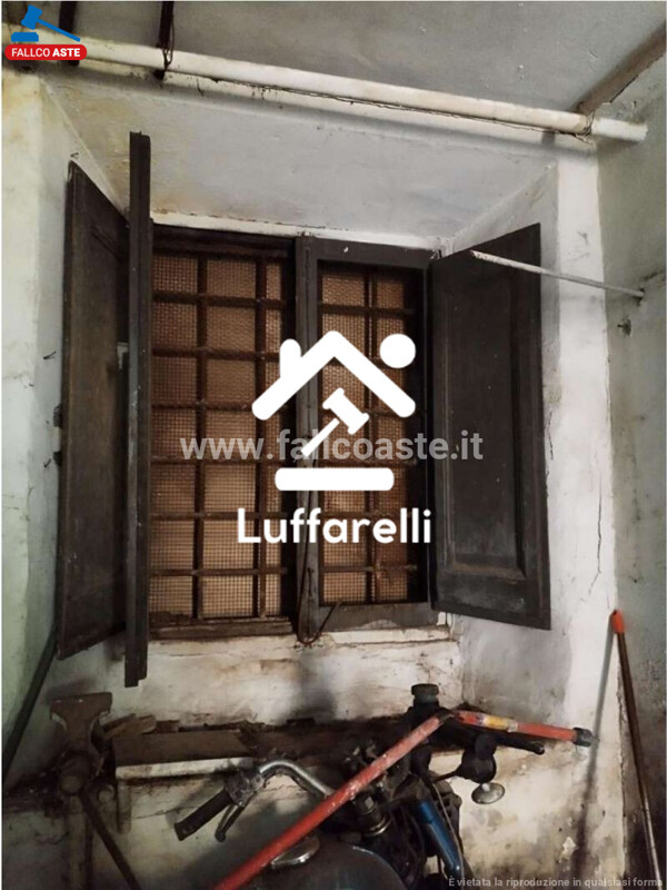 Immagine di DEPOSITO / MAGAZZINO VIA DEL CIPRESSO – ROMA