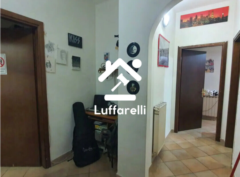 Immagine di APPARTAMENTO VIA IGINO PETRONE – ROMA