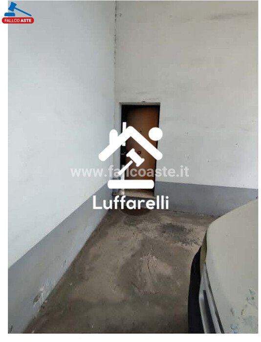 Immagine di CAPANNONE / IMMOBILI INDUSTRIALI VIA FRANCESCO TENSI – ROMA