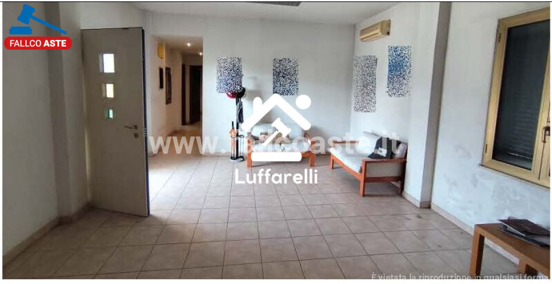 Immagine di CAPANNONE / IMMOBILI INDUSTRIALI VIA FRANCESCO TENSI – ROMA