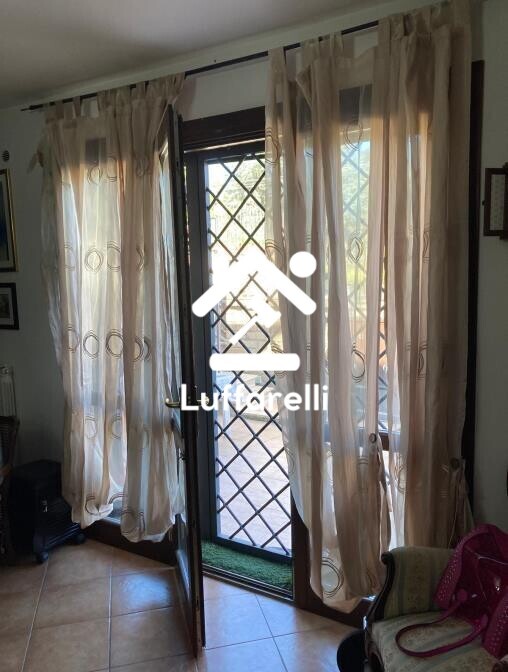 Immagine di CASA / VILLA VIA SOLARUSSA – FIUMICINO