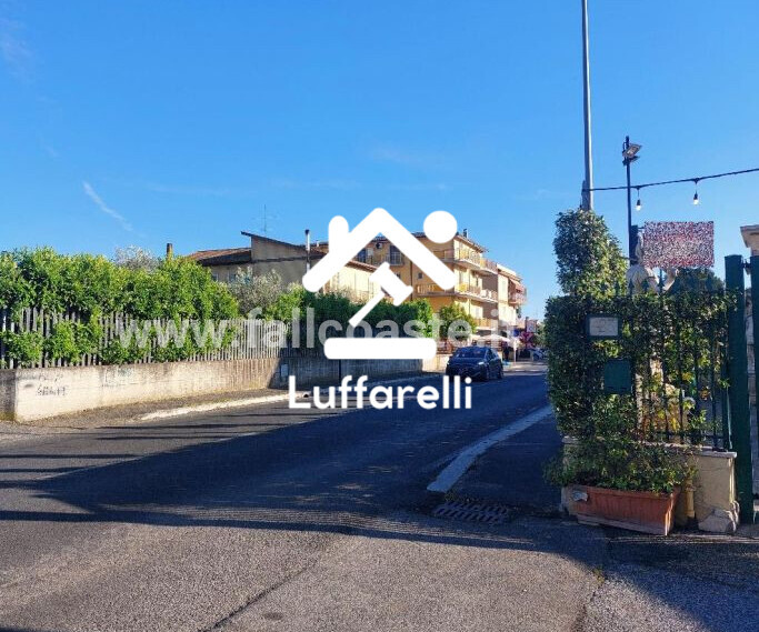 Immagine di LOCALE COMMERCIALE VIA DI CASAL SELCE – ROMA