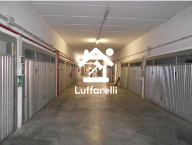Immagine di NEGOZIO O LOCALE COMMERCIALE P.ZA CESARE BARONIO – ROMA