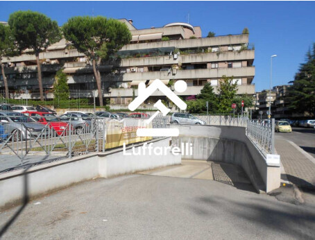 Immagine di NEGOZIO O LOCALE COMMERCIALE P.ZA CESARE BARONIO – ROMA