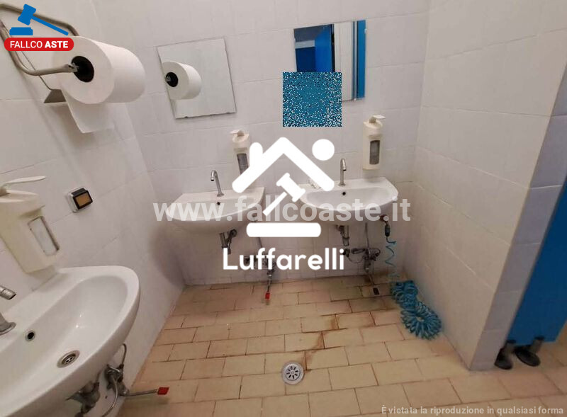 Immagine di CAPANNONE / IMMOBILI INDUSTRIALI VIA MACHERIO – ROMA