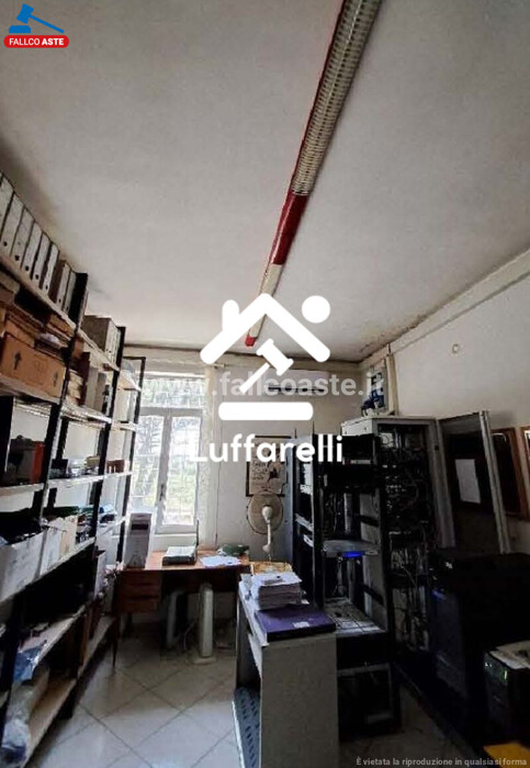 Immagine di CAPANNONE / IMMOBILI INDUSTRIALI VIA MACHERIO – ROMA