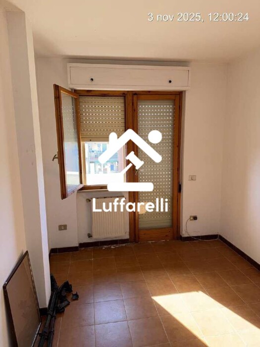Immagine di DEPOSITO / MAGAZZINO LARGO JACOPO PERI – LATINA