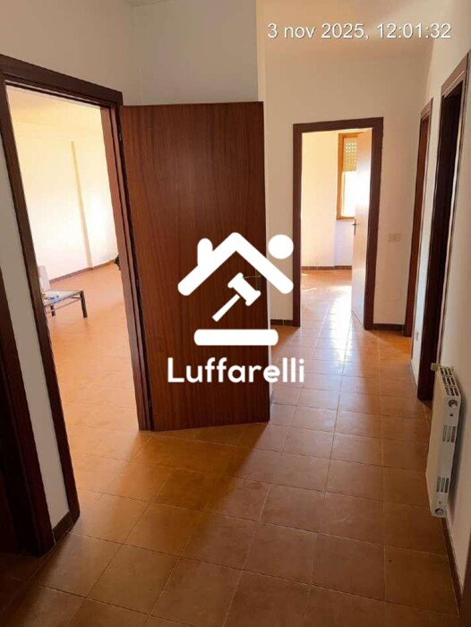 Immagine di DEPOSITO / MAGAZZINO LARGO JACOPO PERI – LATINA