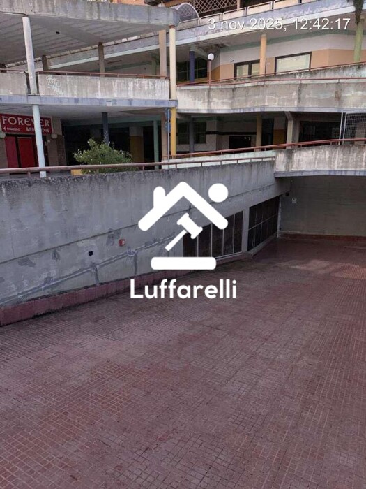 Immagine di DEPOSITO / MAGAZZINO LARGO JACOPO PERI – LATINA