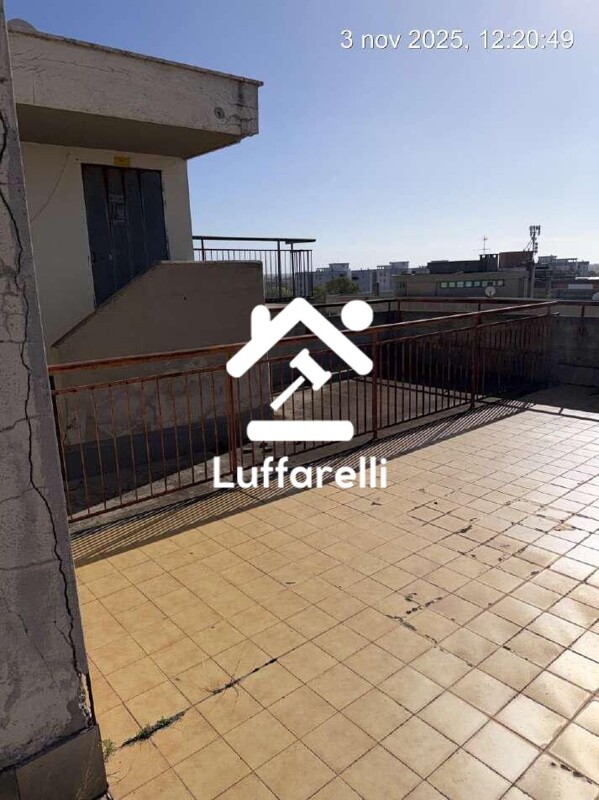 Immagine di DEPOSITO / MAGAZZINO LARGO JACOPO PERI – LATINA