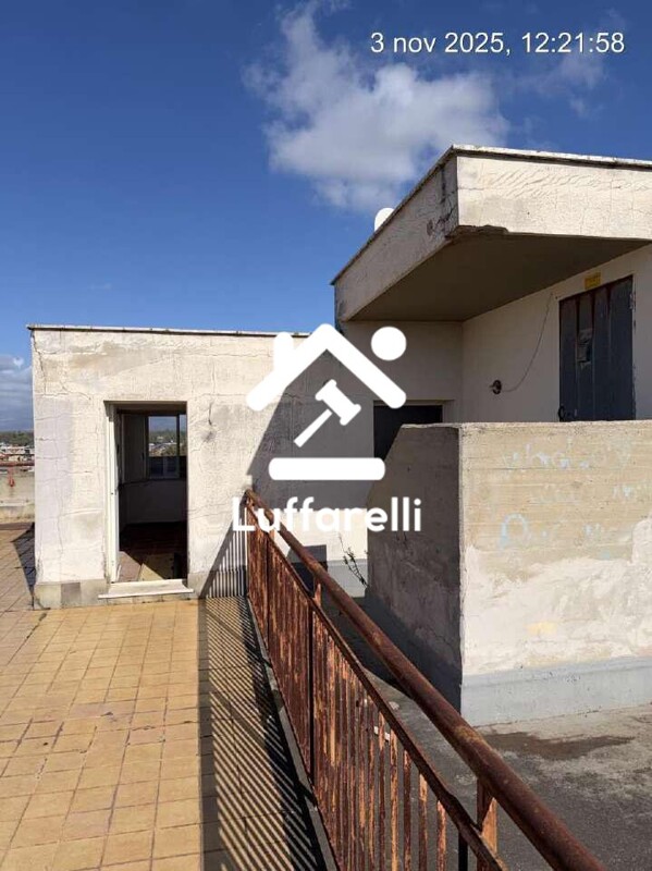 Immagine di DEPOSITO / MAGAZZINO LARGO JACOPO PERI – LATINA