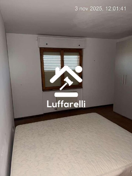 Immagine di DEPOSITO / MAGAZZINO LARGO JACOPO PERI – LATINA