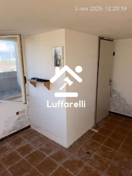 DEPOSITO / MAGAZZINO LARGO JACOPO PERI - LATINA — foto 4