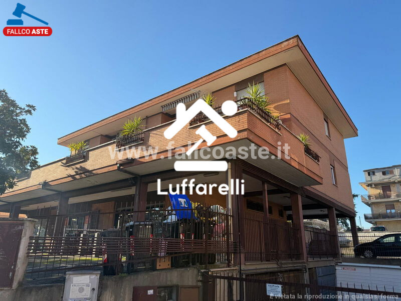 LOCALE COMMERCIALE VIA CASILINA - ROMA — foto 3