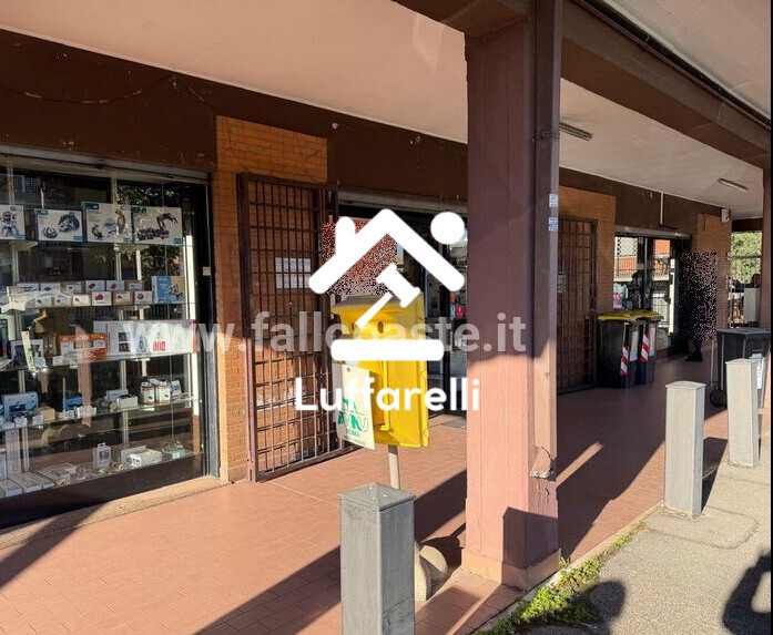 Immagine di LOCALE COMMERCIALE VIA CASILINA – ROMA