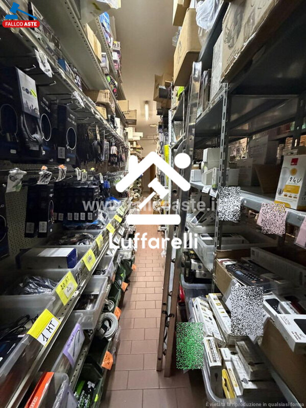 Immagine di LOCALE COMMERCIALE VIA CASILINA – ROMA