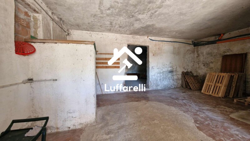 Immagine di LOCALE COMMERCIALE VIA ARIANA – VELLETRI