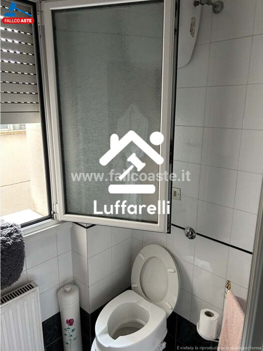 Immagine di APPARTAMENTO VIALE DELL’OCEANO ATLANTICO – ROMA
