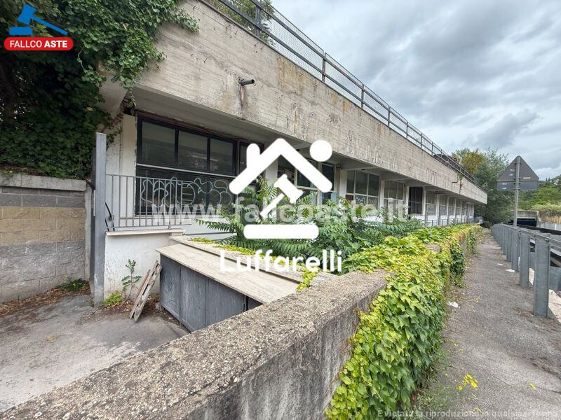 Immagine di LOCALE COMMERCIALE PIAZZA PASSO DEL PORDOI – ROMA