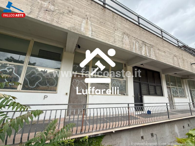 Immagine di LOCALE COMMERCIALE PIAZZA PASSO DEL PORDOI – ROMA
