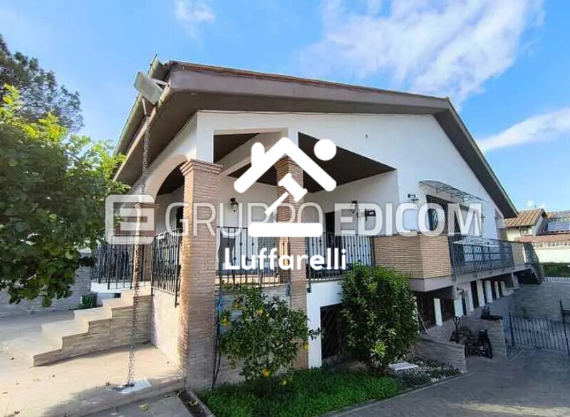 Immagine di CASA / VILLA VIA LUIGI CHERUBINI – ROMA
