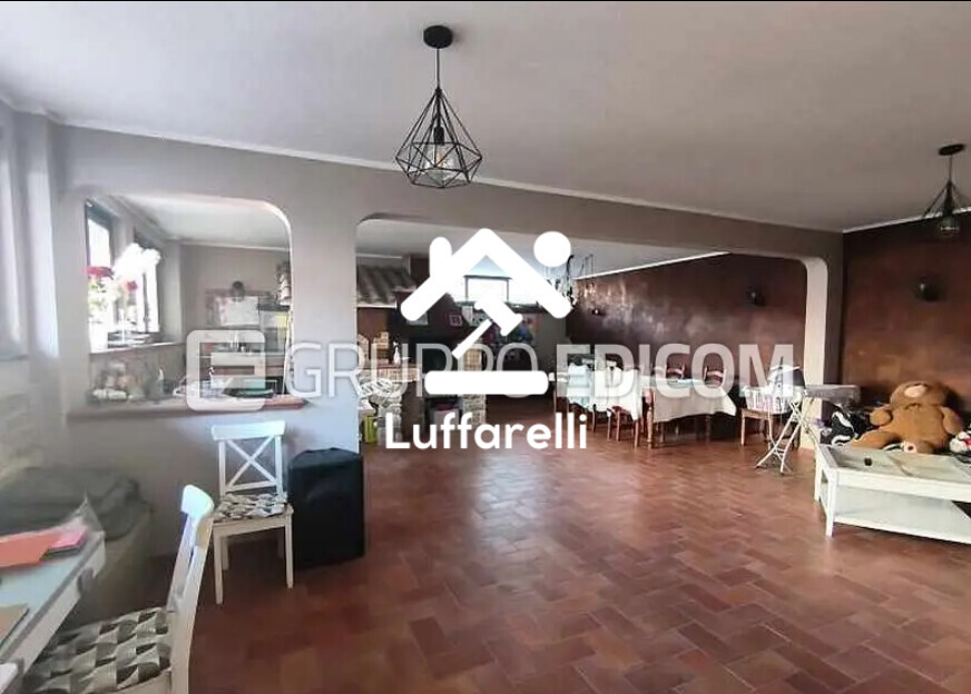 Immagine di CASA / VILLA VIA LUIGI CHERUBINI – ROMA