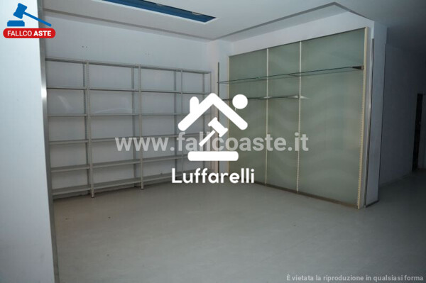 LOCALE COMMERCIALE VIA TIBURTINA VALERIA - TIVOLI — foto 8