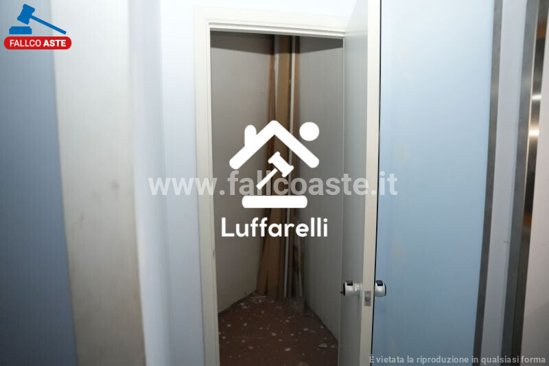 Immagine di LOCALE COMMERCIALE VIA TIBURTINA VALERIA SNC – TIVOLI