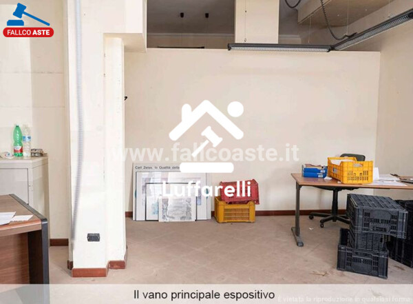 LOCALE COMMERCIALE VIA MONTE DEI FIORI - CASTELNUOVO DI PORTO — foto 3
