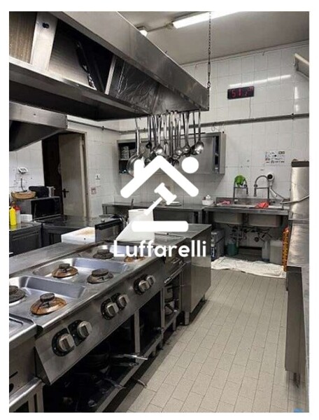 ATTIVITÀ RICETTIVE / SCOPO COMMERCIALE STRADA STATALE 72 N.29 - MANDELLO DEL LARIO — foto 8