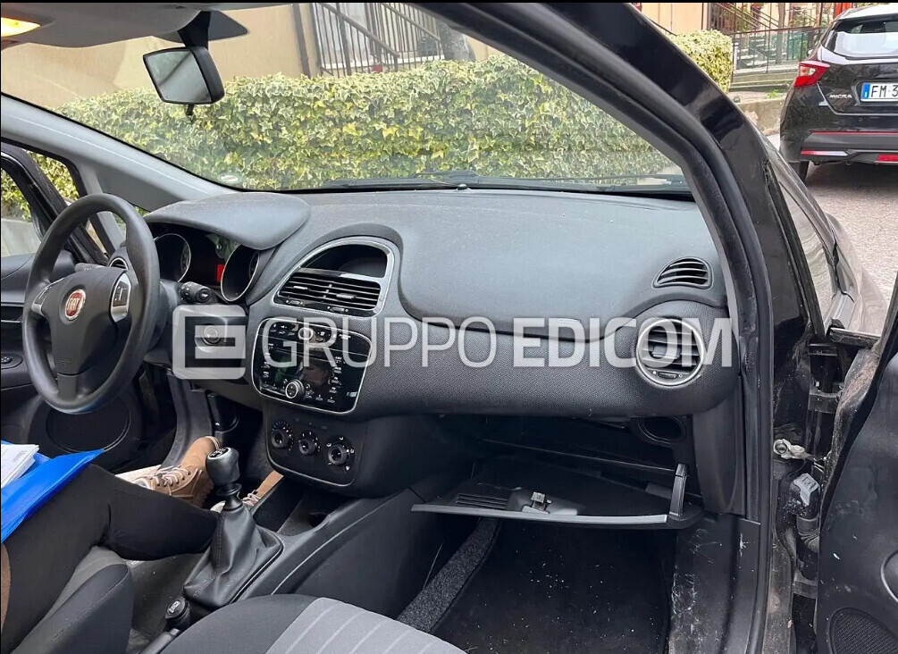 Arredi Da Ufficio E Varie – Il lotto comprende arredamento e oggettistica varia da bar… — foto 4