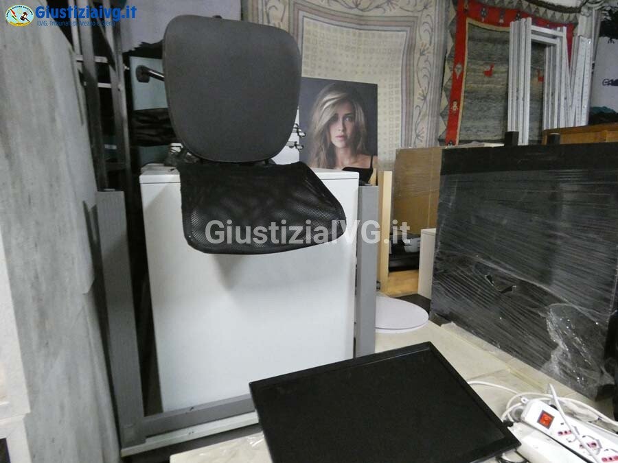 Arredi Da Ufficio E Varie — foto 8