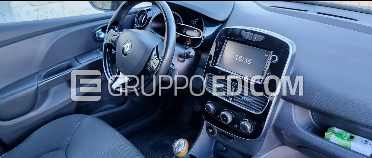 Autovetture – Il lotto comprende un'autovettura Renault Clio, targata FE237DS. — foto 5